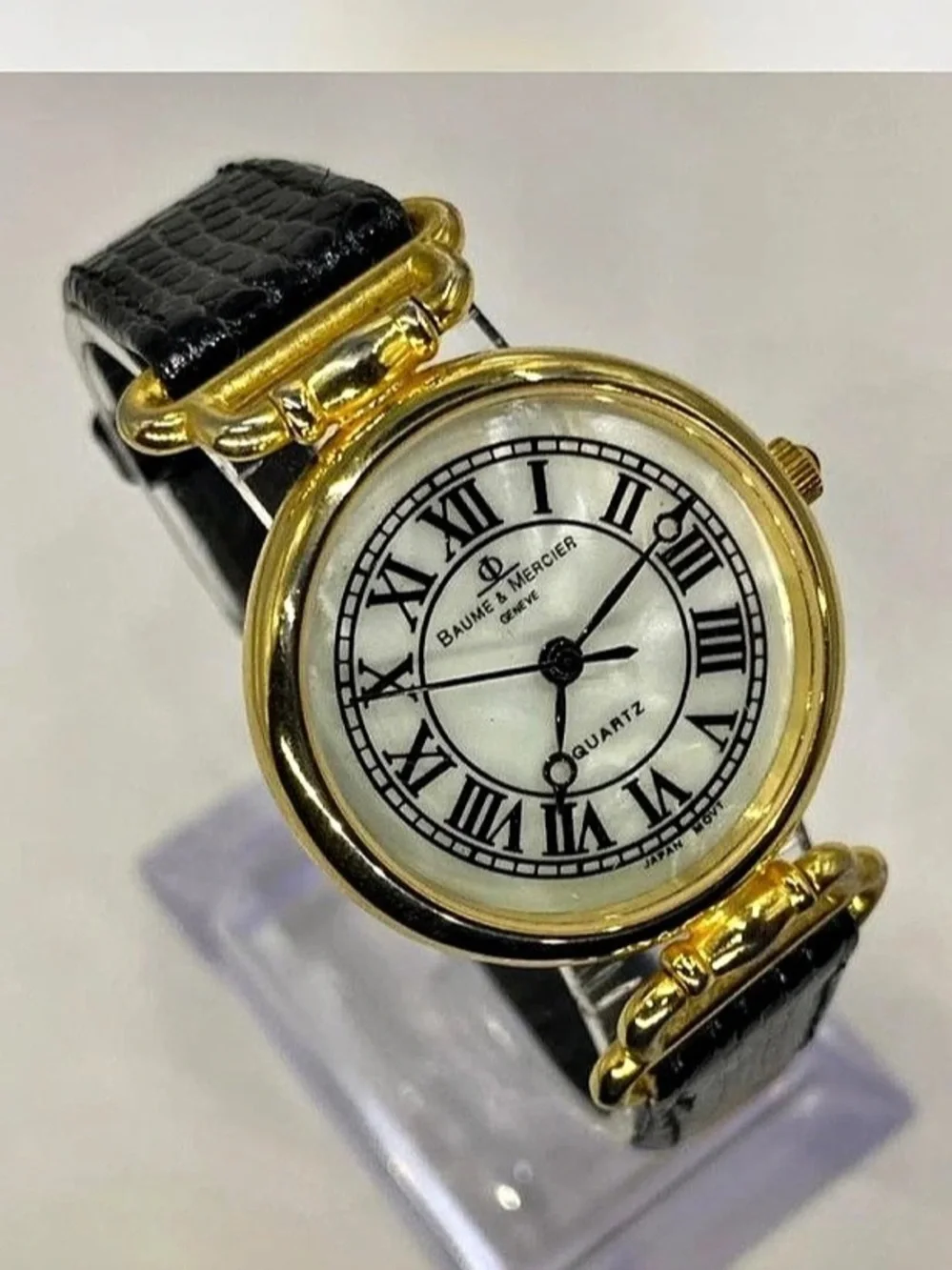 Luxury ^^^ Baume & Mercier *** Roman Numeral Quartz Watch Gold & Black ***